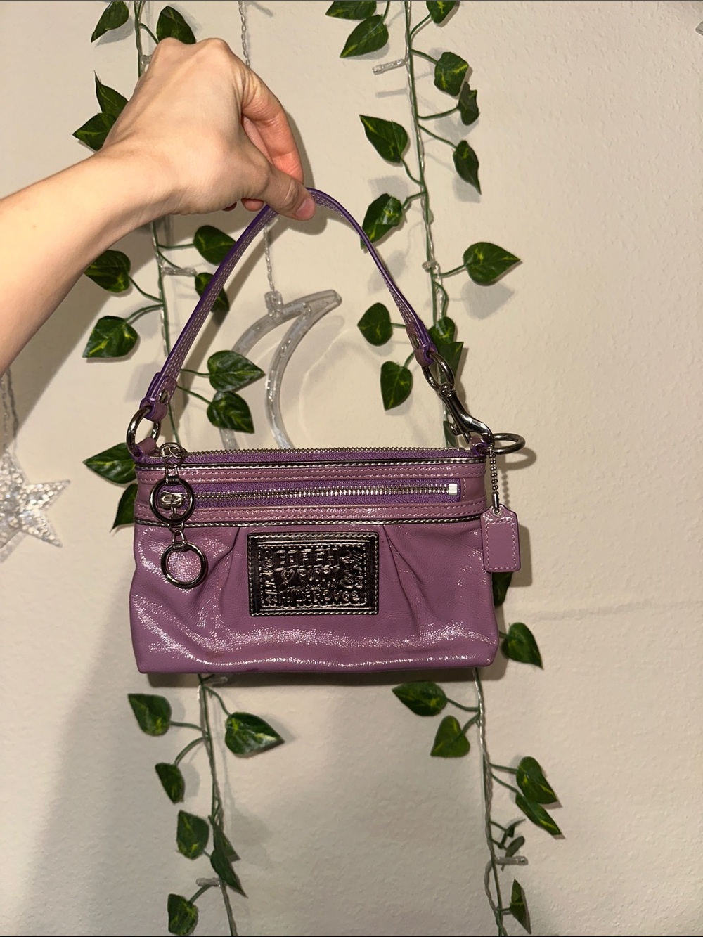 Super cute Vintage Y2K Coach Purple/Lavender Wristlet Purse with Silver Hardware